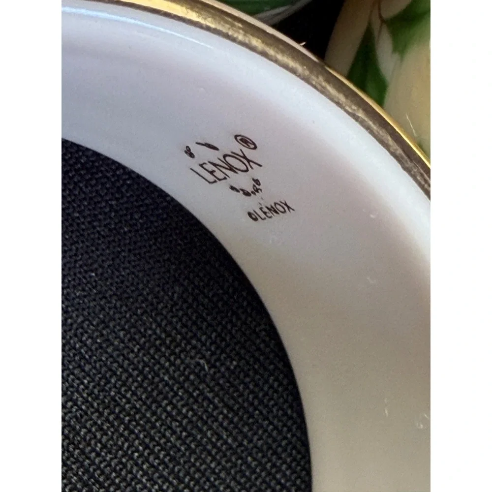 Lenox Holiday Napkin Rings Set of 4 Ivory‎ Bone China Gold Trim Holly Vintage